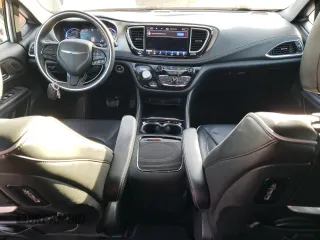 2021 Chrysler Pacifica Hybrid Limited z VIN 2C4RC1S77MR517953, wystawiony jako Copart lot #78504754 z przebiegiem 41 716 mil mil oraz Szkoda całkowita • Salvage title. Historia ofert i sprzedaży dostępna na DreamBid. Obrazek 8.