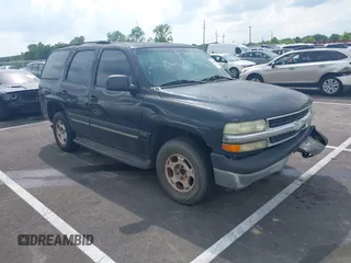 2004 Chevrolet Tahoe LS z VIN 1GNEC13V24R228648, wystawiony jako IAAI lot #42429470 z przebiegiem Nie podano mil oraz . Historia ofert i sprzedaży dostępna na DreamBid. Obrazek 1.