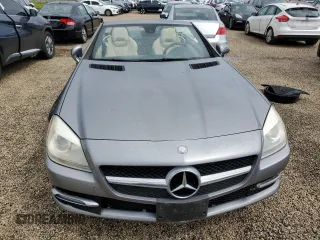 2013 Mercedes-Benz SLK-Class SLK 250 with VIN WDDPK4HA4DF073829, listed as a Copart auction lot 74289774 with 87,971 mi miles and Non Repairable. Bid and sale history available at carsss.com. Image 5.