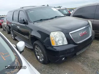 2012 GMC Yukon XL Denali with VIN 1GKS2MEFXCR276620, listed as a IAAI auction lot 41910714 with 266,800 mi miles. Bid and sale history available at carsss.com. Image 1.