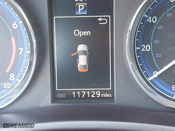 2019 Toyota Corolla L with VIN 5YFBURHE8KP882089, listed as a IAAI auction lot 39545437 with 117,129 mi miles. Bid and sale history available at carsss.com. Image 15.