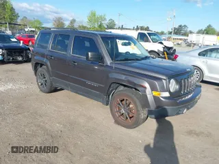 2016 Jeep Patriot Sport with VIN 1C4NJPBA9GD675253, listed as a IAAI auction lot 42058124 with 152,028 mi miles. Bid and sale history available at carsss.com. Image 1.