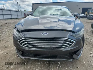2017 Ford Fusion SE with VIN 3FA6P0H78HR147093, listed as a Copart auction lot 62538805 with 127,852 mi miles and Non repairable. Bid and sale history available at DreamBid. Image 5.