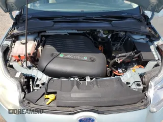 2013 Ford Focus Electric с VIN 1FADP3R44DL251179, выставлен на аукционе Copart как лот 56572595 с пробегом 49 705 миль миль и Чистый • Clean title. История ставок и продаж доступна на DreamBid. Изображение 11.