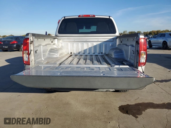 2013 Nissan Frontier SL z VIN 1N6AD0ER3DN753897, wystawiony jako Copart lot #81816784 z przebiegiem 212 485 mil mil oraz Czysty tytuł • Clean title. Historia ofert i sprzedaży dostępna na DreamBid. Obrazek 6.