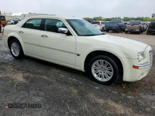 2005 Chrysler 300 with VIN 2C3JA63H95H142411, listed as a Copart auction lot 50997325 with 181,958 mi miles and Clean Title. Bid and sale history available at carsss.com. Image 4.