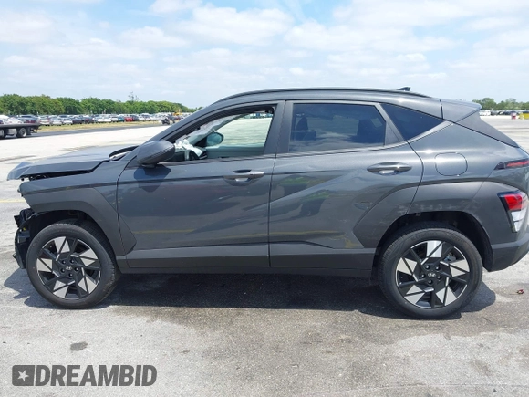 2025 Hyundai Kona SEL with VIN KM8HBCAB2SU211786, listed as a IAAI auction lot 42082953 with 15,686 mi miles and . Bid and sale history available at carsss.com. Image 15.