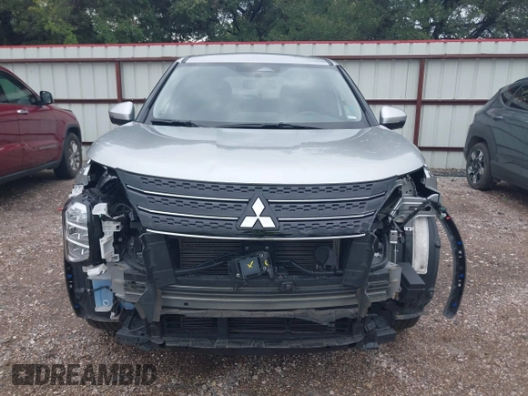 2024 Mitsubishi Outlander SE z VIN JA4J3VA83RZ068485, wystawiony jako IAAI lot #42483073 z przebiegiem 28 120 mil mil oraz . Historia ofert i sprzedaży dostępna na DreamBid. Obrazek 13.