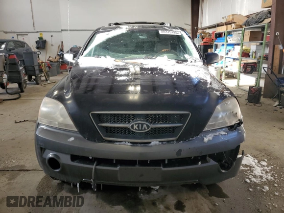 2004 Kia Sorento LX with VIN KNDJC733545287824, listed as a Copart auction lot 89375195 with 372,804 mi miles and Salvage Title. Bid and sale history available at carsss.com. Image 5.