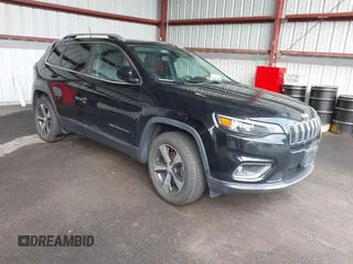 2019 Jeep Cherokee Limited z VIN 1C4PJMDX7KD137829, wystawiony jako IAAI lot #42437417 z przebiegiem 143 214 mil mil oraz . Historia ofert i sprzedaży dostępna na DreamBid. Obrazek 1.