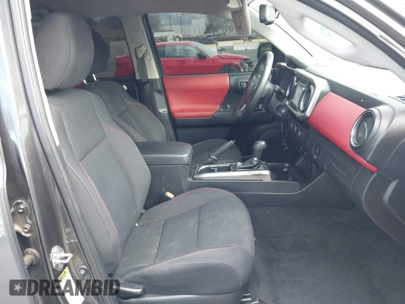 2017 Toyota Tacoma SR5 with VIN 3TMAZ5CN7HM036078, listed as a IAAI auction lot 41698163 with 91,376 mi miles. Bid and sale history available at carsss.com. Image 5.