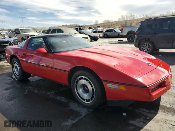 1985 Chevrolet Corvette z VIN 1G1YY0784F5120783, wystawiony jako Copart lot #49300085 z przebiegiem 48 620 mil mil oraz Czysty tytuł • Clean title. Historia ofert i sprzedaży dostępna na DreamBid. Obrazek 4.