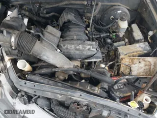 2005 Toyota Tundra SR5 with VIN 5TBET341X5S476366, listed as a IAAI auction lot 41607532 with 293,760 mi miles. Bid and sale history available at carsss.com. Image 10.