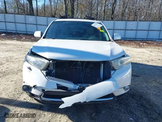 2013 Toyota Highlander with VIN 5TDZK3EH6DS101676, listed as a IAAI auction lot 41212515 with 139,755 mi miles. Bid and sale history available at carsss.com. Image 12.