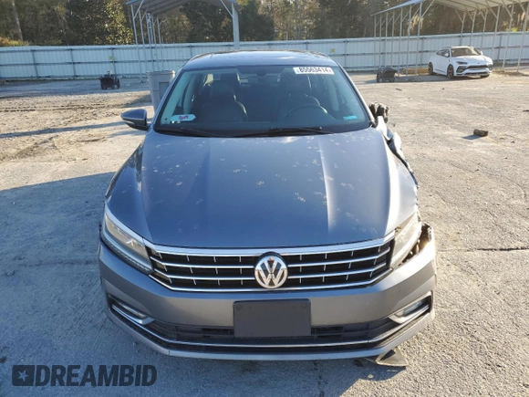 2016 Volkswagen Passat SEL z VIN 1VWCT7A39GC063254, wystawiony jako Copart lot #85563414 z przebiegiem 244 086 mil mil oraz Szkoda całkowita • Salvage title. Historia ofert i sprzedaży dostępna na DreamBid. Obrazek 5.