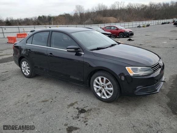 2014 Volkswagen Jetta Sedan SE w/Connectivity with VIN 3VWB07AJ5EM428513, listed as a Copart auction lot 49817835 with NaN miles and Clean Title. Bid and sale history available at carsss.com. Image 4.