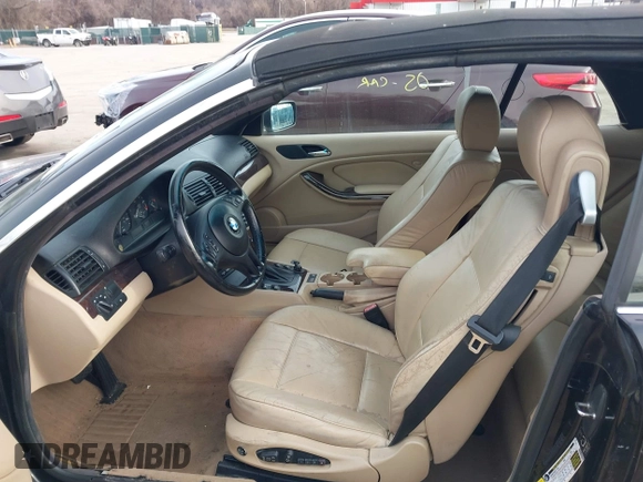 2006 BMW 3 Series 325Ci with VIN WBABW33466PX86228, listed as a IAAI auction lot 41612664 with 116,520 mi miles. Bid and sale history available at carsss.com. Image 5.