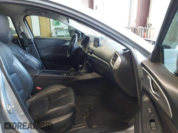 2017 Mazda 3 Touring с VIN 3MZBN1L77HM117184, выставлен на аукционе IAAI как лот 42460172 с пробегом 84 694 миль миль и . История ставок и продаж доступна на DreamBid. Изображение 5.