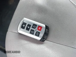 2015 Toyota Sienna XLE с VIN 5TDYK3DC1FS527196, выставлен на аукционе IAAI как лот 41850596 с пробегом Не указан миль и . История ставок и продаж доступна на DreamBid. Изображение 11.