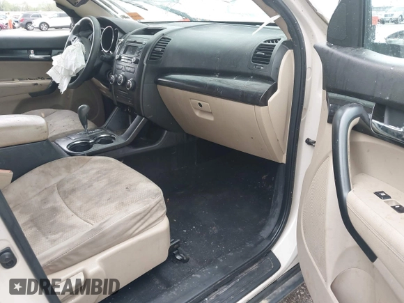 2011 Kia Sorento LX with VIN 5XYKT3A15BG048499, listed as a IAAI auction lot 41931974 with 164,221 mi miles and . Bid and sale history available at DreamBid. Image 5.