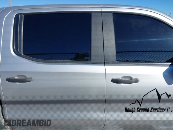 2020 Chevrolet Silverado 1500 Custom with VIN 3GCPWBEH2LG182016, listed as a IAAI auction lot 41364095 with 132,486 mi miles. Bid and sale history available at carsss.com. Image 14.