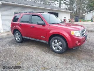 2008 Ford Escape XLT with VIN 1FMCU03108KC25584, listed as a IAAI auction lot 41945050 with 1 mi miles. Bid and sale history available at carsss.com. Image 1.