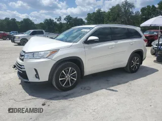 2017 Toyota Highlander XLE z VIN 5TDKZRFH4HS524406, wystawiony jako Copart lot #55632855 z przebiegiem 55 032 mil mil oraz Szkoda całkowita • Salvage title. Historia ofert i sprzedaży dostępna na DreamBid. Obrazek 1.