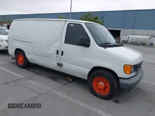 2006 Ford Econoline Cargo with VIN 1FTRE14W16HA85762, listed as a IAAI auction lot 42075835 with 88,491 mi miles. Bid and sale history available at carsss.com. Image 1.