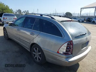 2005 Mercedes-Benz C 240 with VIN WDBRH81J75F660805, listed as a IAAI auction lot 42529404 with 137,565 mi miles and . Bid and sale history available at DreamBid. Image 3.