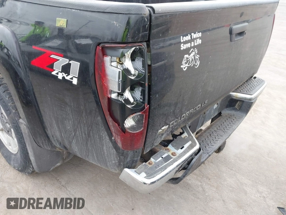 2004 Chevrolet Colorado LS Z71 with VIN 1GCDT196348111137, listed as a IAAI auction lot 41482484 with 236,180 mi miles. Bid and sale history available at carsss.com. Image 6.