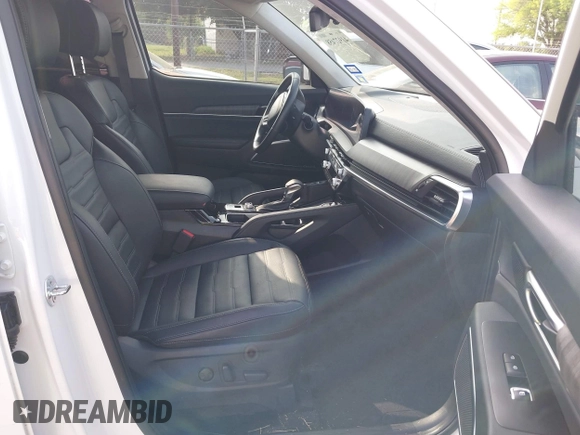 2024 Kia Telluride SX Prestige X-Pro with VIN 5XYP5DGC0RG511416, listed as a IAAI auction lot 41927458 with 7,206 mi miles and . Bid and sale history available at DreamBid. Image 5.