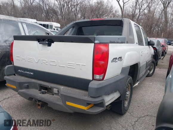 2005 Chevrolet Avalanche LS with VIN 3GNGK22G65G225614, listed as a IAAI auction lot 41193836 with Not provided miles and . Bid and sale history available at DreamBid. Image 4.