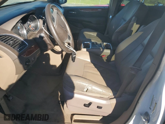 2015 Chrysler Town & Country Touring with VIN 2C4RC1BG5FR514102, listed as a Copart auction lot 55824025 with 200,969 mi miles and Clean Title. Bid and sale history available at DreamBid. Image 7.