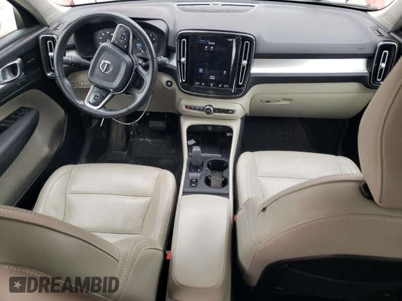 2019 Volvo XC40 Momentum z VIN YV4162UK4K2106806, wystawiony jako Copart lot #53316535 z przebiegiem 99 264 mil mil oraz Szkoda całkowita • Salvage title. Historia ofert i sprzedaży dostępna na DreamBid. Obrazek 8.
