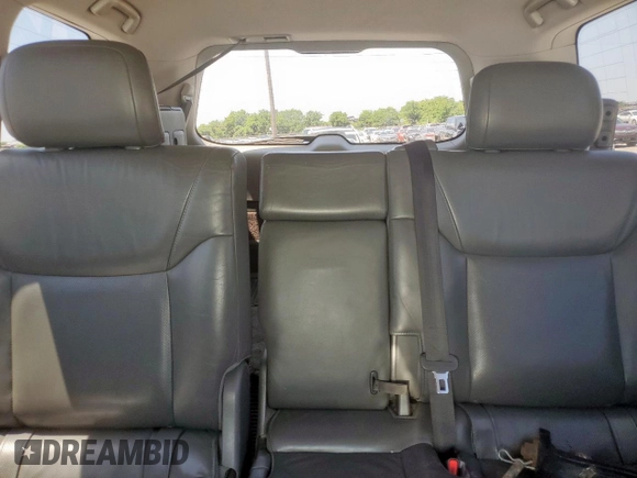 2010 Lexus LX 570 z VIN JTJHY7AX1A4035427, wystawiony jako Copart lot #61180645 z przebiegiem 330 834 mil mil oraz Czysty tytuł • Clean title. Historia ofert i sprzedaży dostępna na DreamBid. Obrazek 10.