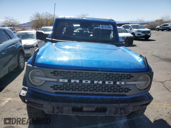 2021 Ford Bronco z VIN 1FMEE5DH6MLA74091, wystawiony jako Copart lot #46137495 z przebiegiem 54 780 mil mil oraz Szkoda całkowita • Salvage title. Historia ofert i sprzedaży dostępna na DreamBid. Obrazek 5.