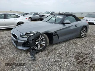 2025 BMW Z4 sDrive30i with VIN WBAHF3C08SWY40846, listed as a Copart auction lot 85756464 with 8,262 mi miles and Clean Title. Bid and sale history available at carsss.com. Image 1.