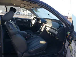 2000 Mercedes-Benz CLK-Class with VIN WDBLK70G0YT032551, listed as a IAAI auction lot 41501213 with 134,274 mi miles. Bid and sale history available at carsss.com. Image 5.