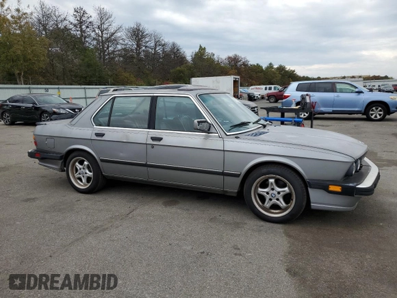 1988 BMW 5 Series 535i with VIN WBADC8402J1724704, listed as a Copart auction lot 75835434 with 62,181 mi miles and Clean Title. Bid and sale history available at carsss.com. Image 4.