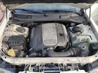 2006 Chrysler 300 C with VIN 2C3KA63H66H104513, listed as a Copart auction lot 48927645 with 179,372 mi miles and Non Repairable. Bid and sale history available at carsss.com. Image 11.