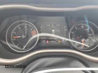 2017 Jeep Cherokee Latitude z VIN 1C4PJLCB6HW643259, wystawiony jako Copart lot #51160335 z przebiegiem 123 667 mil mil oraz Szkoda całkowita • Salvage title. Historia ofert i sprzedaży dostępna na DreamBid. Obrazek 9.