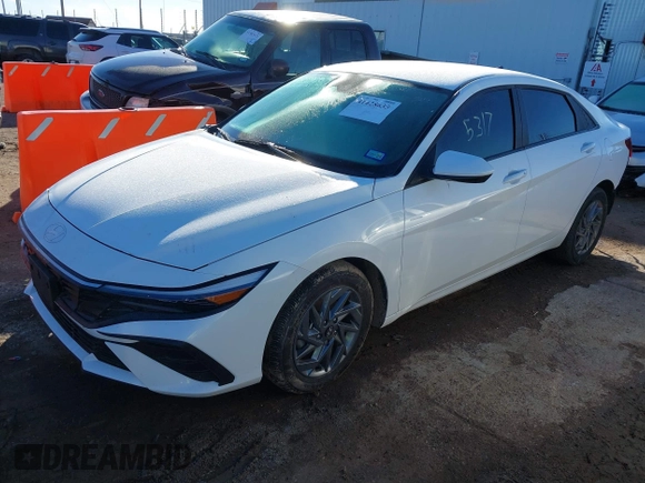 2024 Hyundai Elantra SEL with VIN KMHLM4DG6RU791457, listed as a IAAI auction lot 41428635 with 5,318 mi miles. Bid and sale history available at carsss.com. Image 2.