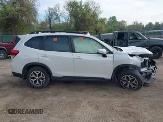 2023 Subaru Forester Premium z VIN JF2SKADC2PH471884, wystawiony jako IAAI lot #42073492 z przebiegiem Nie podano mil oraz . Historia ofert i sprzedaży dostępna na DreamBid. Obrazek 13.