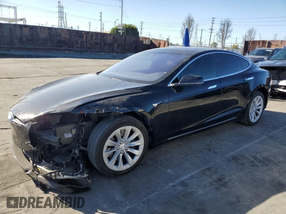 2019 Tesla Model S 75D z VIN 5YJSA1E25KF299740, wystawiony jako Copart lot #49355485 z przebiegiem 140 385 mil mil oraz Szkoda całkowita • Salvage title. Historia ofert i sprzedaży dostępna na DreamBid. Obrazek 1.