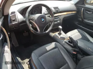 2011 BMW 1 Series 128i z VIN WBAUP7C52BVP21971, wystawiony jako Copart lot #63036725 z przebiegiem 255 217 mil mil oraz Szkoda całkowita • Salvage title. Historia ofert i sprzedaży dostępna na DreamBid. Obrazek 8.