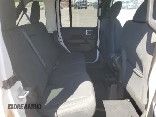 2025 Jeep Wrangler Sahara z VIN 1C4PJXEN8SW529320, wystawiony jako Copart lot #57918605 z przebiegiem 15 706 mil mil oraz Czysty tytuł • Clean title. Historia ofert i sprzedaży dostępna na DreamBid. Obrazek 11.