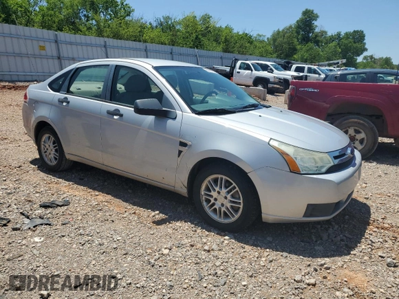 2008 Ford Focus SE z VIN 1FAHP35N78W115746, wystawiony jako Copart lot #60981575 z przebiegiem 195 035 mil mil oraz Czysty tytuł • Clean title. Historia ofert i sprzedaży dostępna na DreamBid. Obrazek 4.