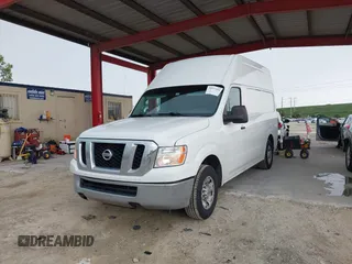 2013 Nissan NV SV z VIN 1N6BF0LY5DN110802, wystawiony jako IAAI lot #39917294 z przebiegiem 197 172 mil mil oraz . Historia ofert i sprzedaży dostępna na DreamBid. Obrazek 2.