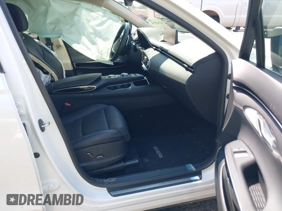 2025 Genesis GV70 2.5T with VIN KMUMADTB8SU213077, listed as a IAAI auction lot 42642854 with 13,762 mi miles and . Bid and sale history available at DreamBid. Image 5.