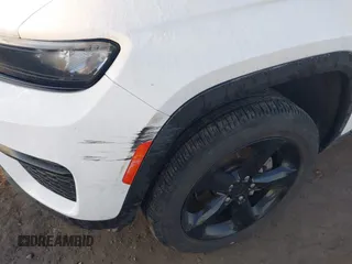 2023 Jeep Grand Cherokee Laredo с VIN 1C4RJHAG1PC609153, выставлен на аукционе IAAI как лот 41757588 с пробегом 11 801 миль миль и . История ставок и продаж доступна на DreamBid. Изображение 6.